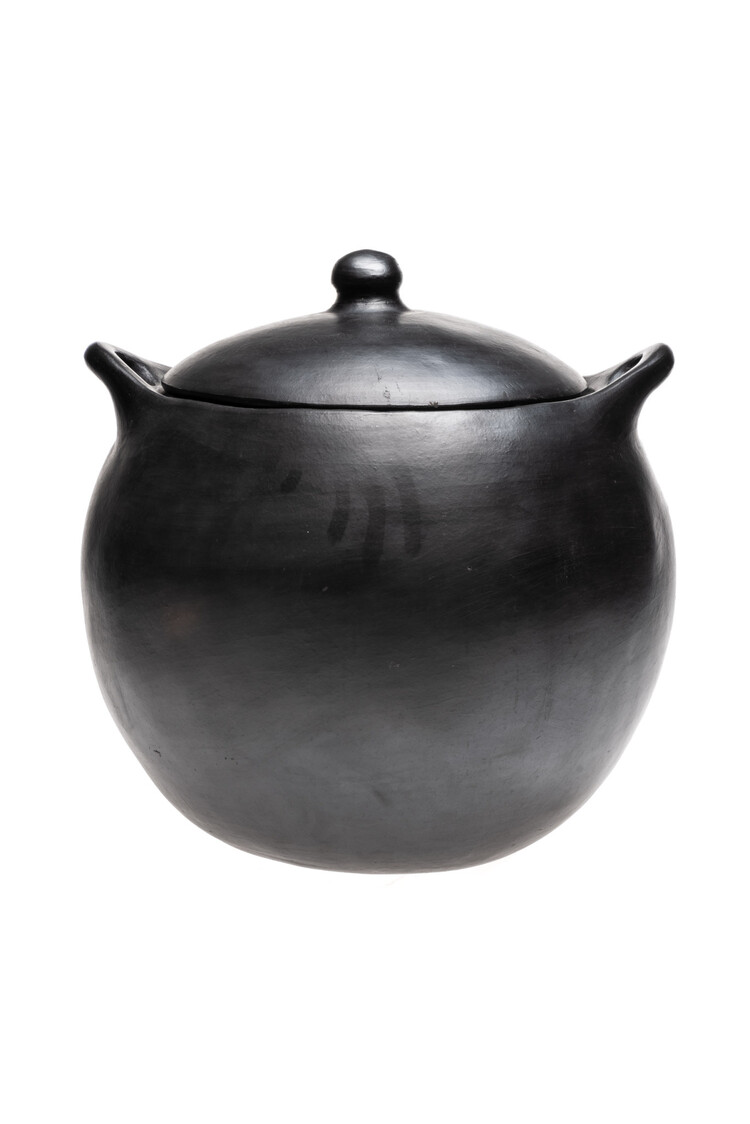 Black Pottery Cooking pot with lid