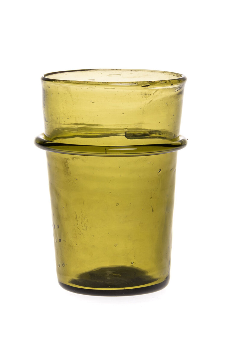 Mondgeblazen glas met ring - olijfgroen