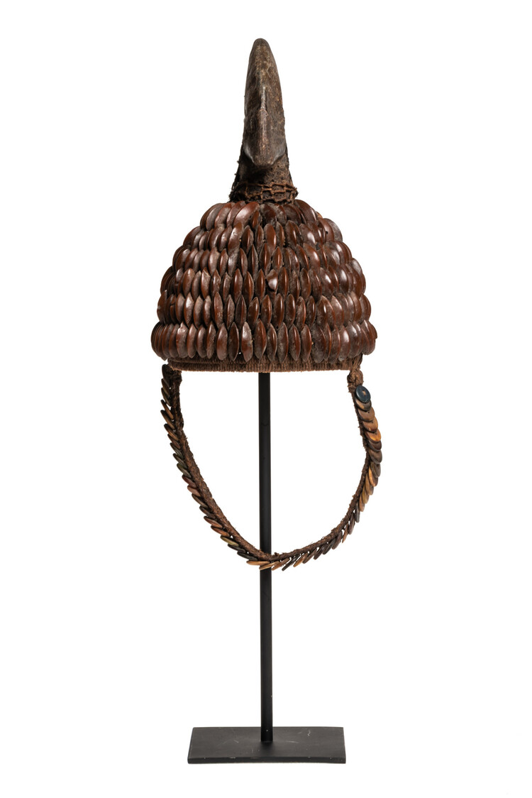 Tribaal hoedje met zaad knopen en calao bek - Lega, D.R. Congo