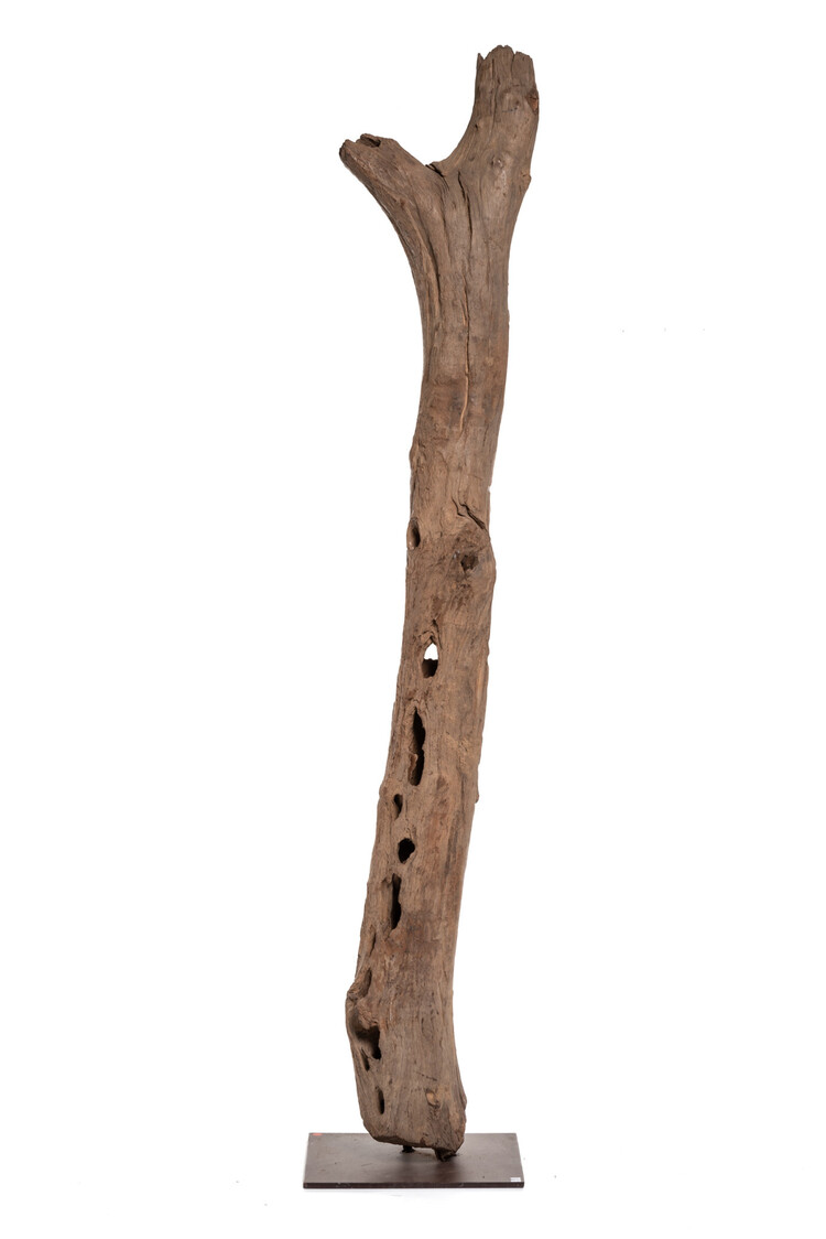 Old wooden well pulley - Tuareg, Niger