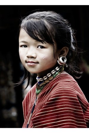 Serge Anton - Girl Myanmar - color