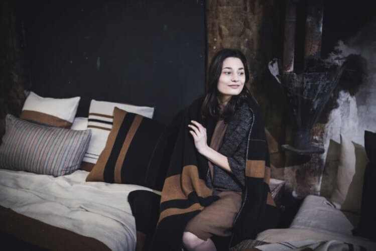 Libeco Oscar throw - black stripe