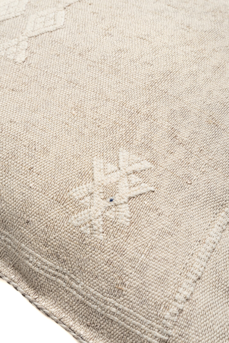 Sabra pillow offwhite square