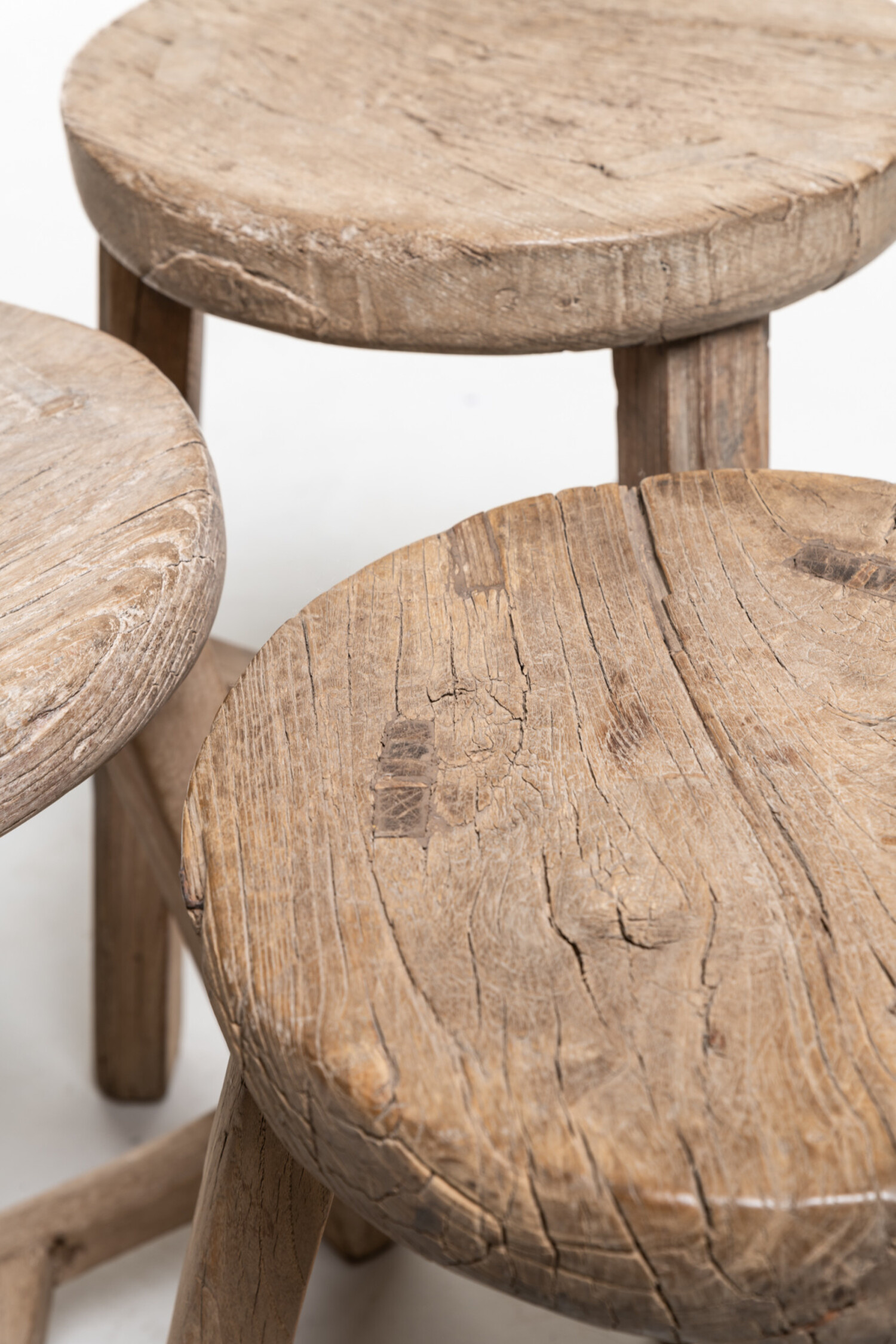 Round stool elm weathered thick top