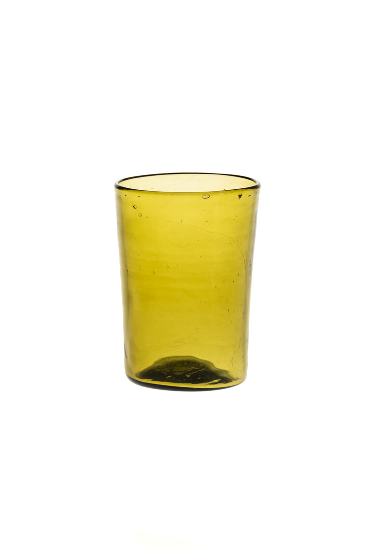 Mondgeblazen klein conisch glas - olijfgroen