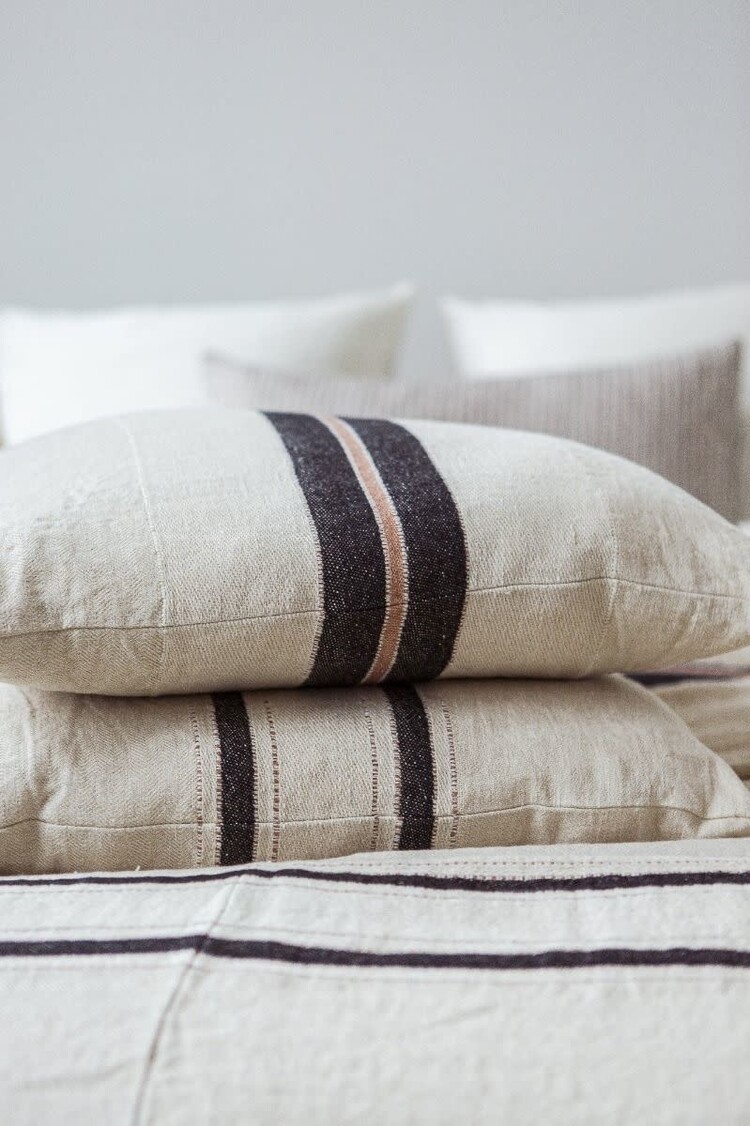 Libeco The Patagonian deco cushion - black stripe