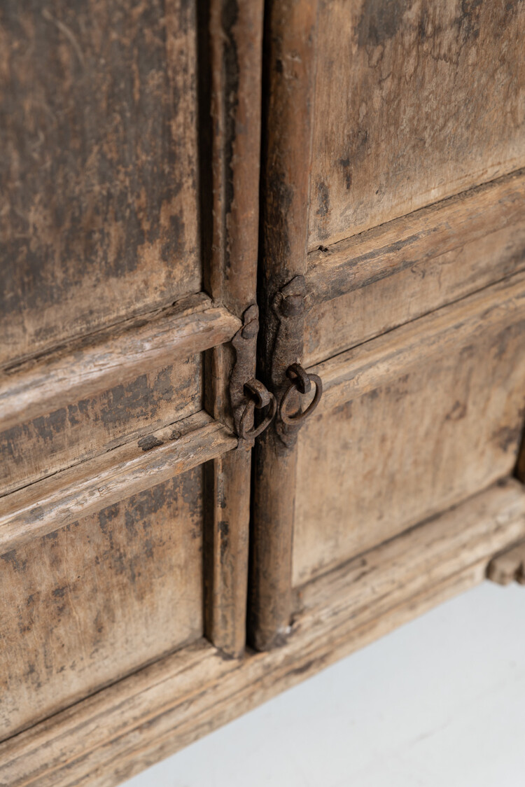 Prachtige oude dressoir, gepatineerde olm -