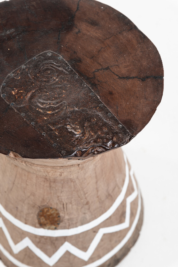 Mortar Tonga stool white stripe #12