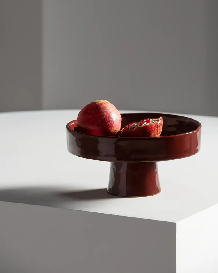 Serax Diepe schaal op voet La Mère - large - rood