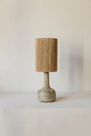 Lune table lamp - grey green - fine jute