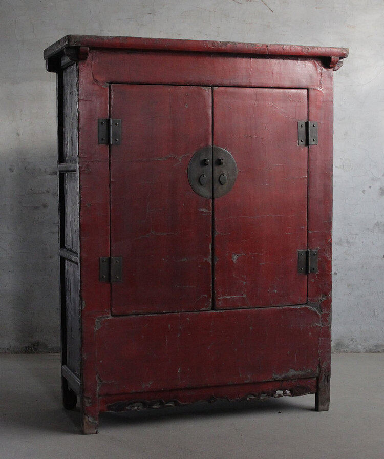 Antique Chinese bridal cabinet in red lacquered wood
