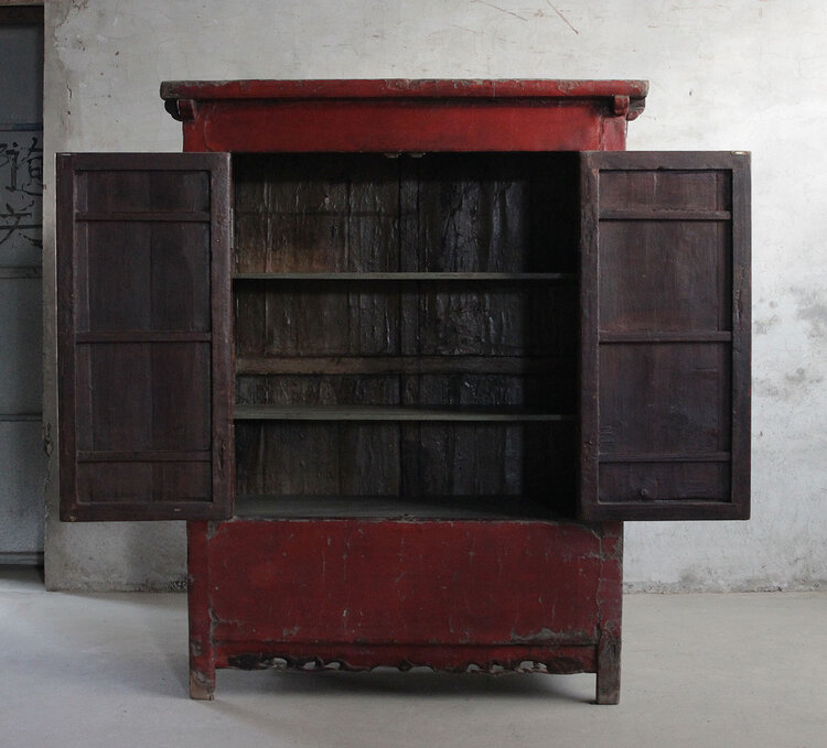 Antique Chinese bridal cabinet in red lacquered wood