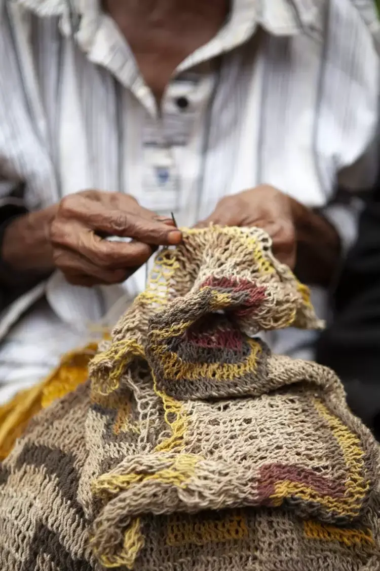 Bilum Highlands - brown/red pattern