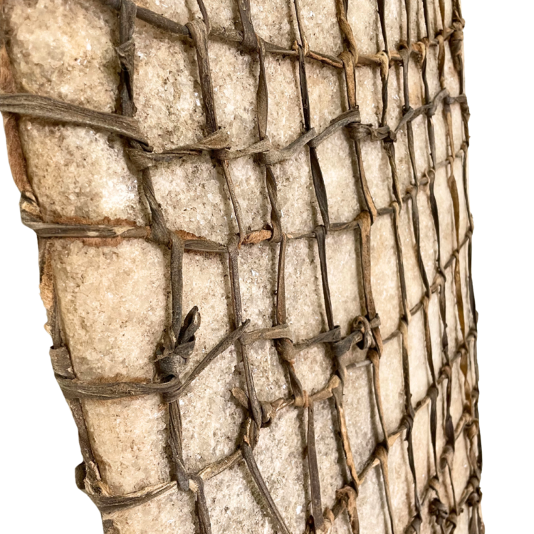 Old salt plate on base - Taoudenni