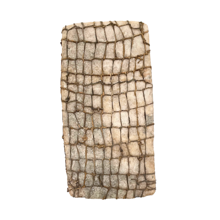 Old salt plate on base - Taoudenni