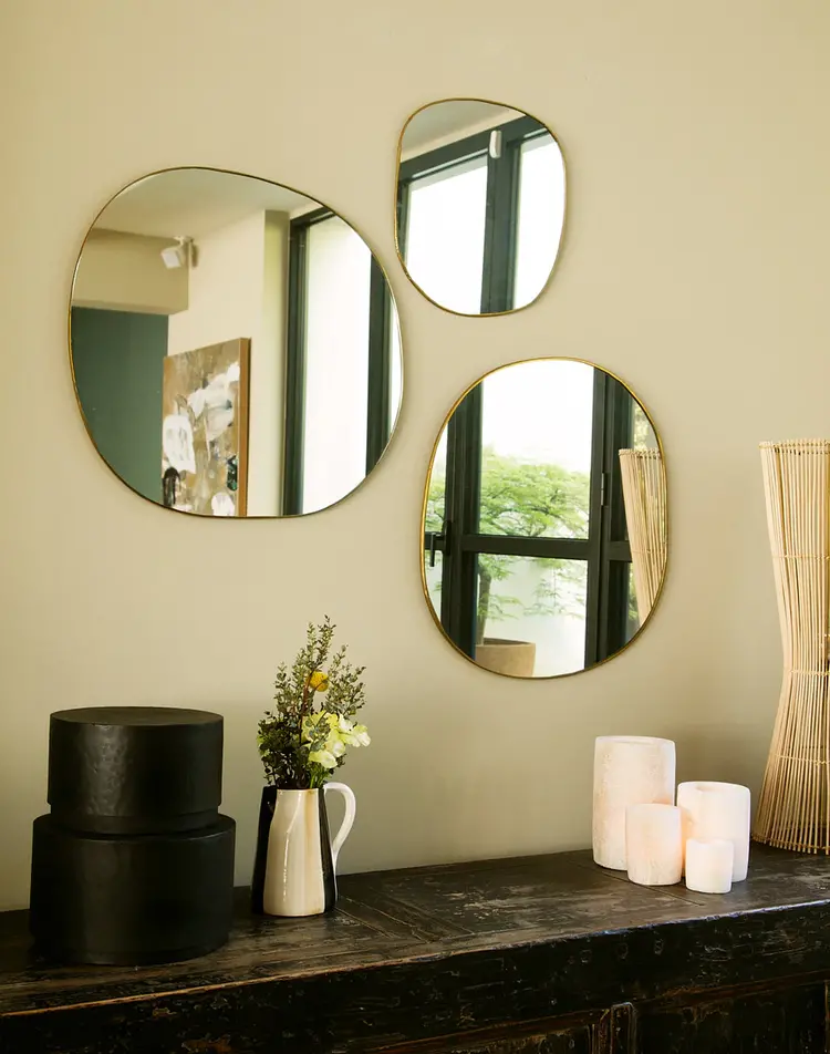 Caravane Ame hand geplooide messing spiegel