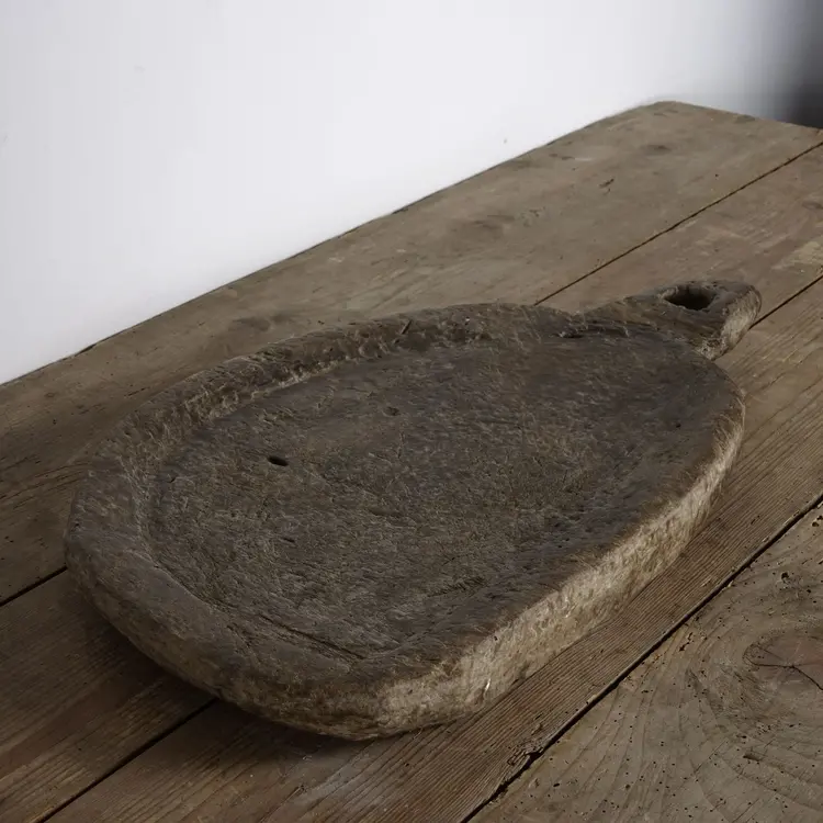 Oude houten schaal Naga #1