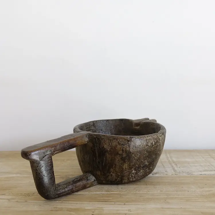 Oud houten melkkannetje Dhudh met schenktuit - Indië