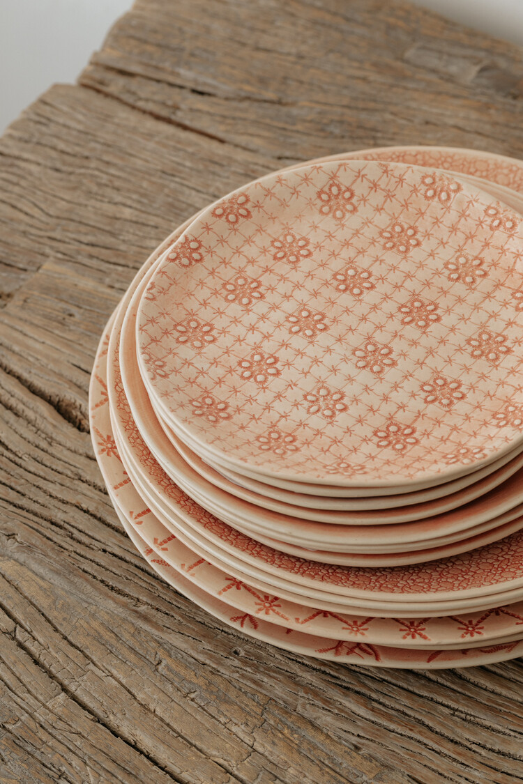 Wonki Ware Dinner Plate Rossa Pattern