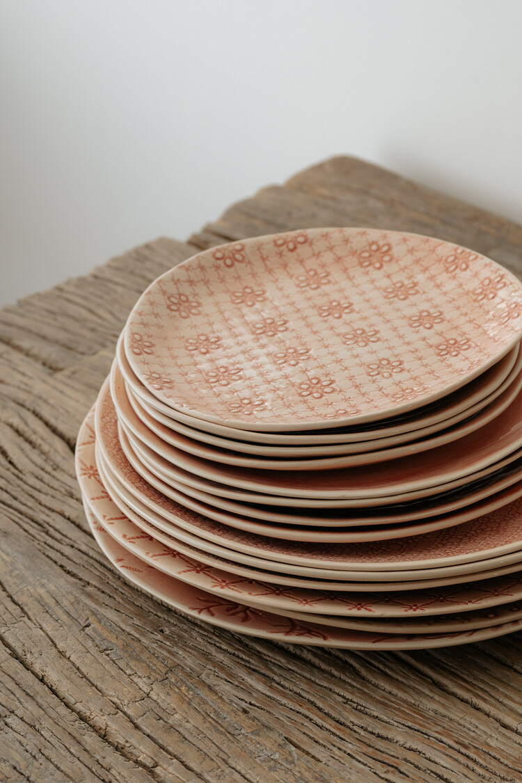 Wonki Ware Dinner Plate Rossa Pattern