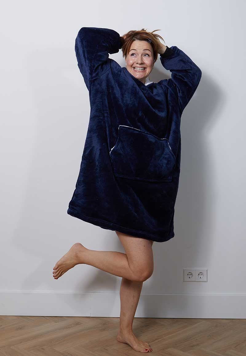 Luxe fleece deken met capuchon - marine afbeelding