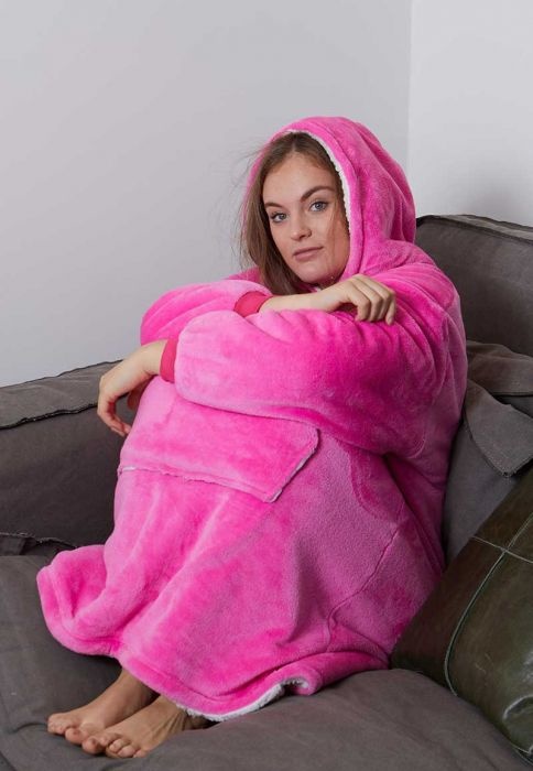 Nieuwe chill outfit: snuggie fleece deken met mouwen!
