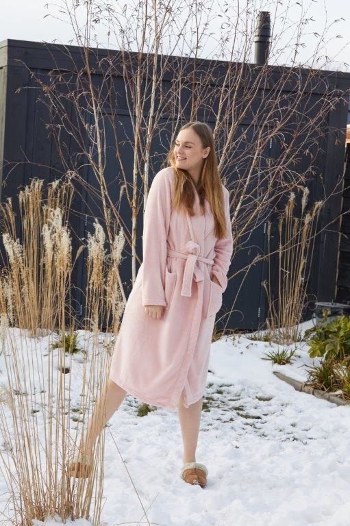 Oudroze fleece badjas kopen – zacht, elegant & comfortabel voor dames