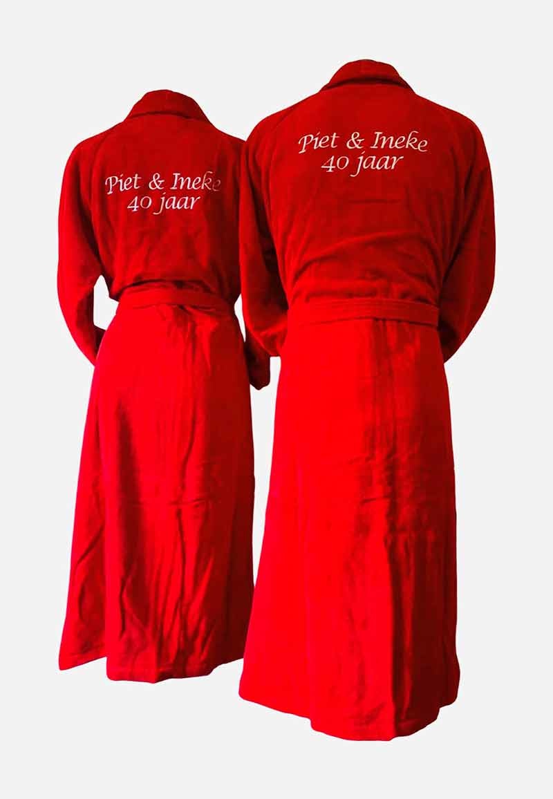 Badrock Rode velours badjas unisex met naam borduren afbeelding