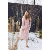 Pastel roze unisex fleecebadjas met naam borduren