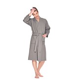 Taupe lichtgewicht saunabadjas met naam borduren - wafel katoen