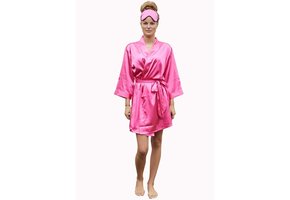Donker roze satijnen kimono met naam borduren