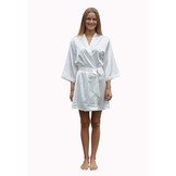 Witte satijnen kimono met naam borduren