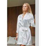 Witte satijnen kimono met naam borduren
