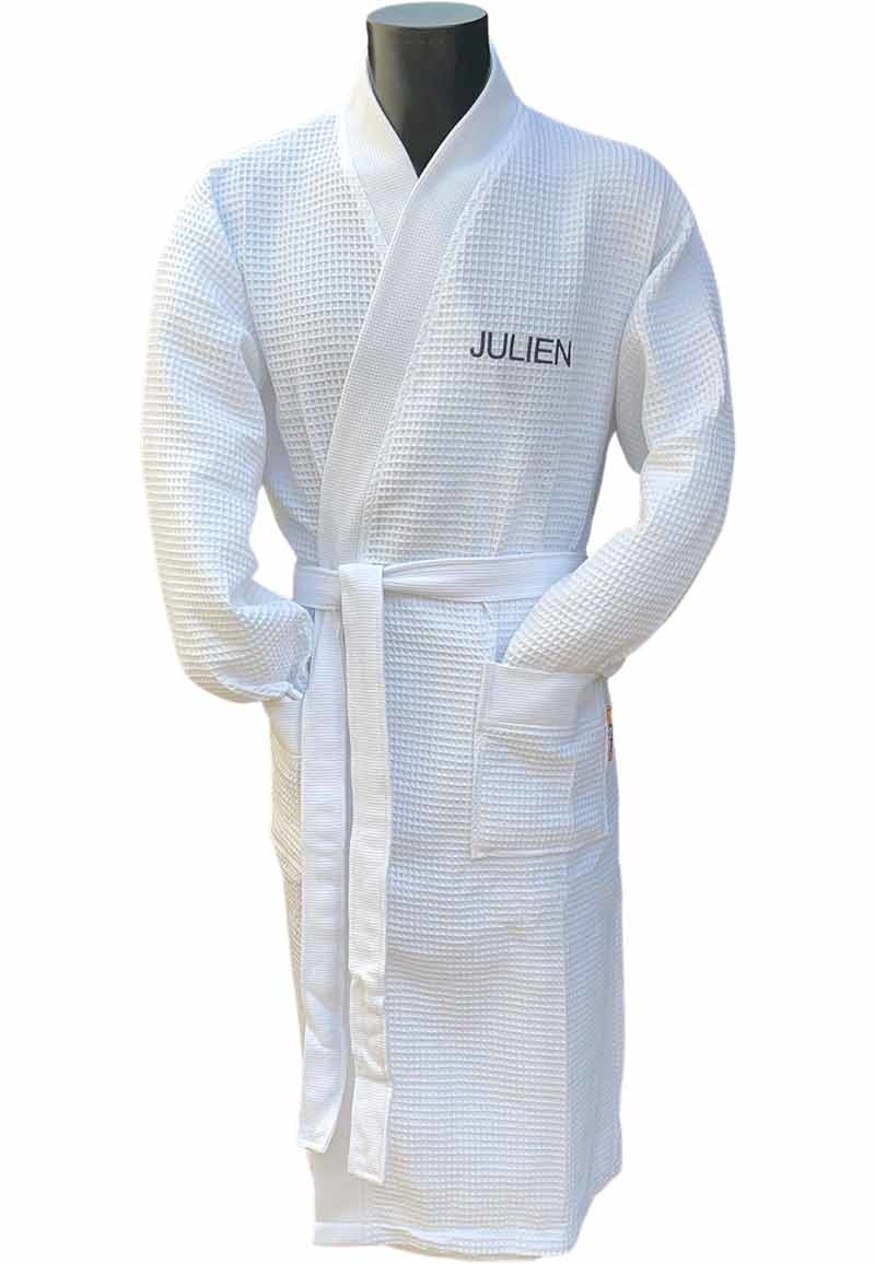 Witte lichtgewicht saunabadjas met naam borduren - wafel katoen