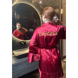 badjas satijn kort met ruffles - wijnrood