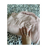 Oudroze fleece badjas kopen – zacht, elegant & comfortabel voor dames