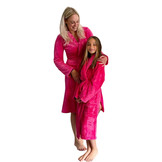 Donkerroze unisex fleecebadjas met naam borduren - lang model