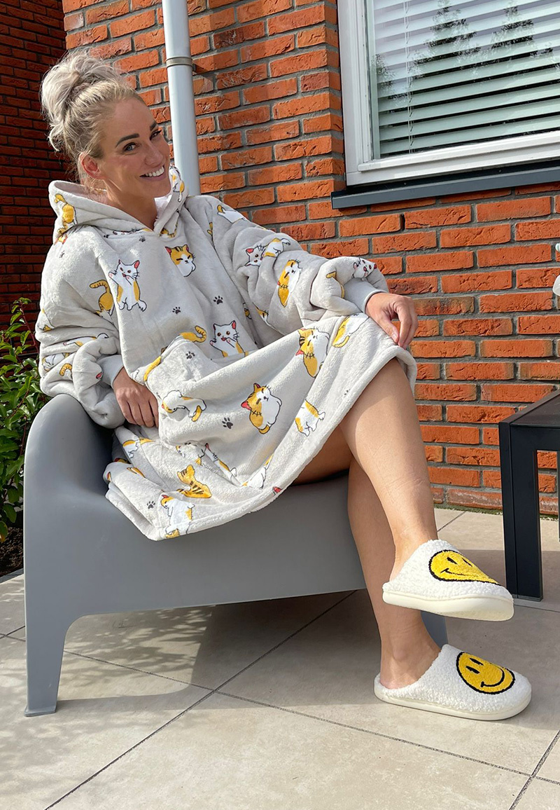 Luxe snuggie deken met capuchon - katjes