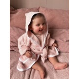 Roze baby badjas met naam borduren