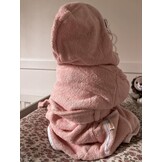 Roze baby badjas met naam borduren