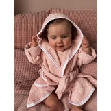 Roze baby badjas met naam borduren