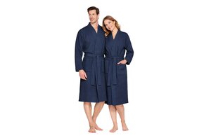 Donkerblauwe lichtgewicht saunabadjas met naam borduren - wafel katoen