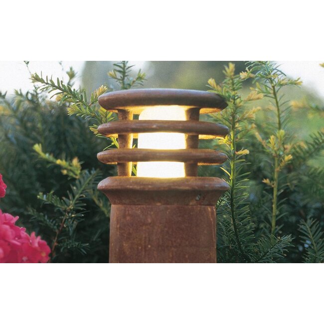 Poteau de jardin rouillé Brun rouille