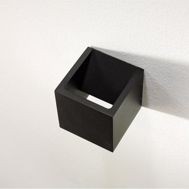 Cube 3000K wall lamp