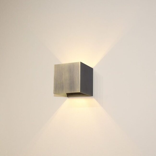 Gymm wall lamp