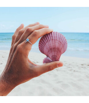 At Aloha Palmtree Ring