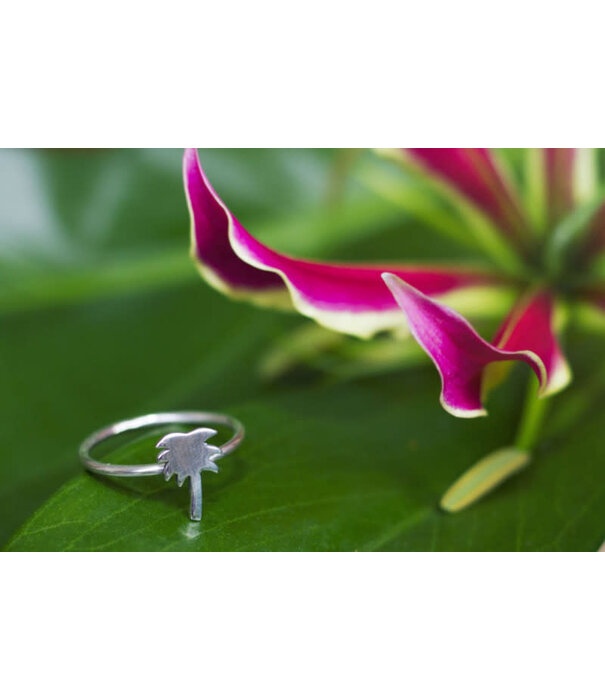 At Aloha Palmtree Ring