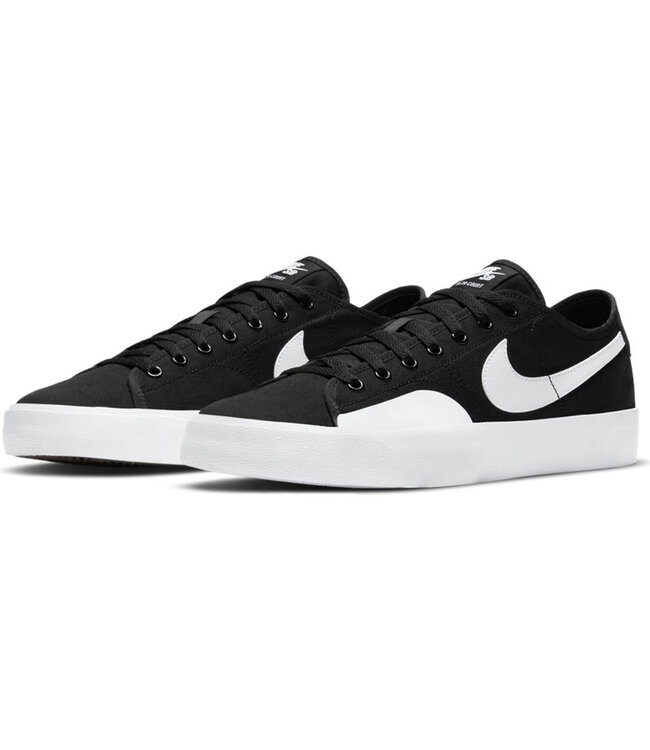 NIKE SB Blazer Court - Black/white-Black-Gum Light Brown