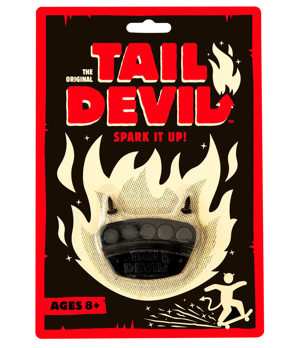 Tail Devil vonken pas voor op de skateboard