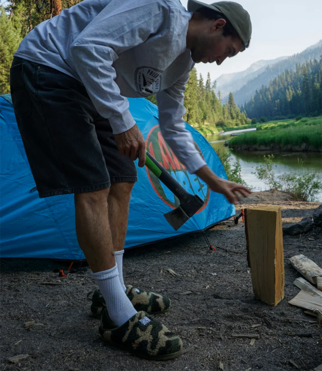 LAKAI Poler Owen Slipper - Furry Camo
